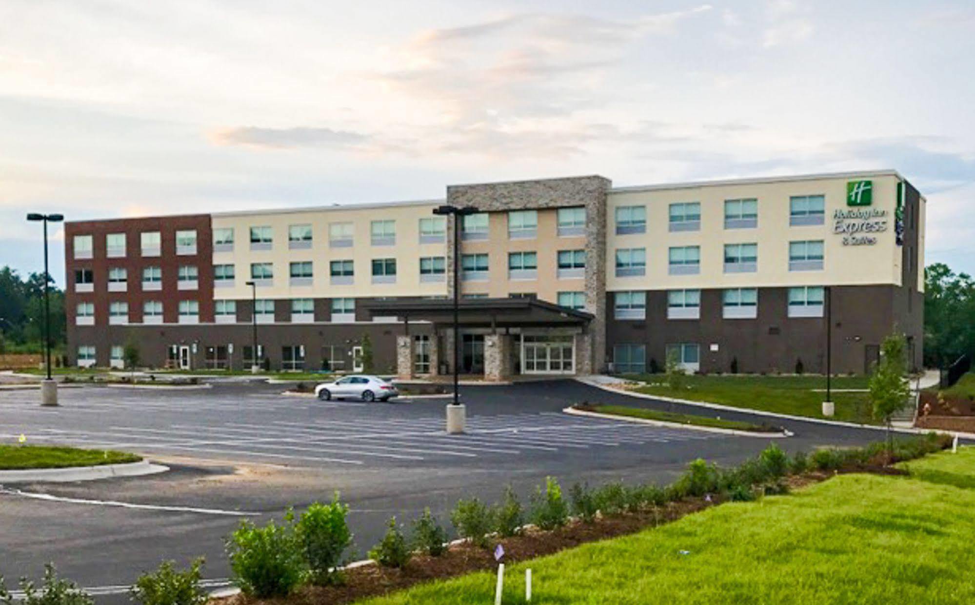 Holiday Inn Express & Suites - Charlotte Ne - University Area By Ihg Extérieur photo