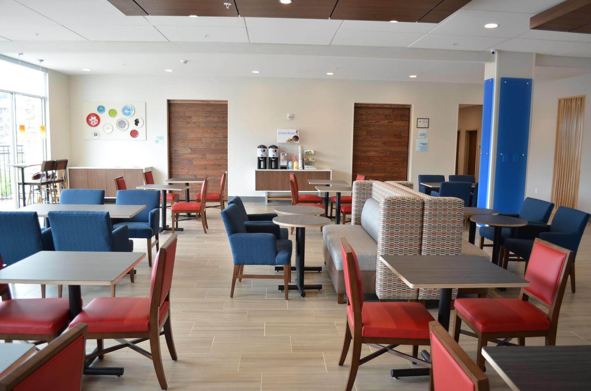 Holiday Inn Express & Suites - Charlotte Ne - University Area By Ihg Extérieur photo