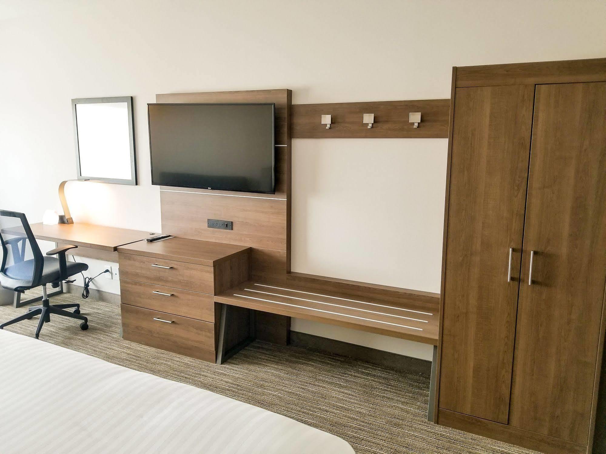 Holiday Inn Express & Suites - Charlotte Ne - University Area By Ihg Extérieur photo