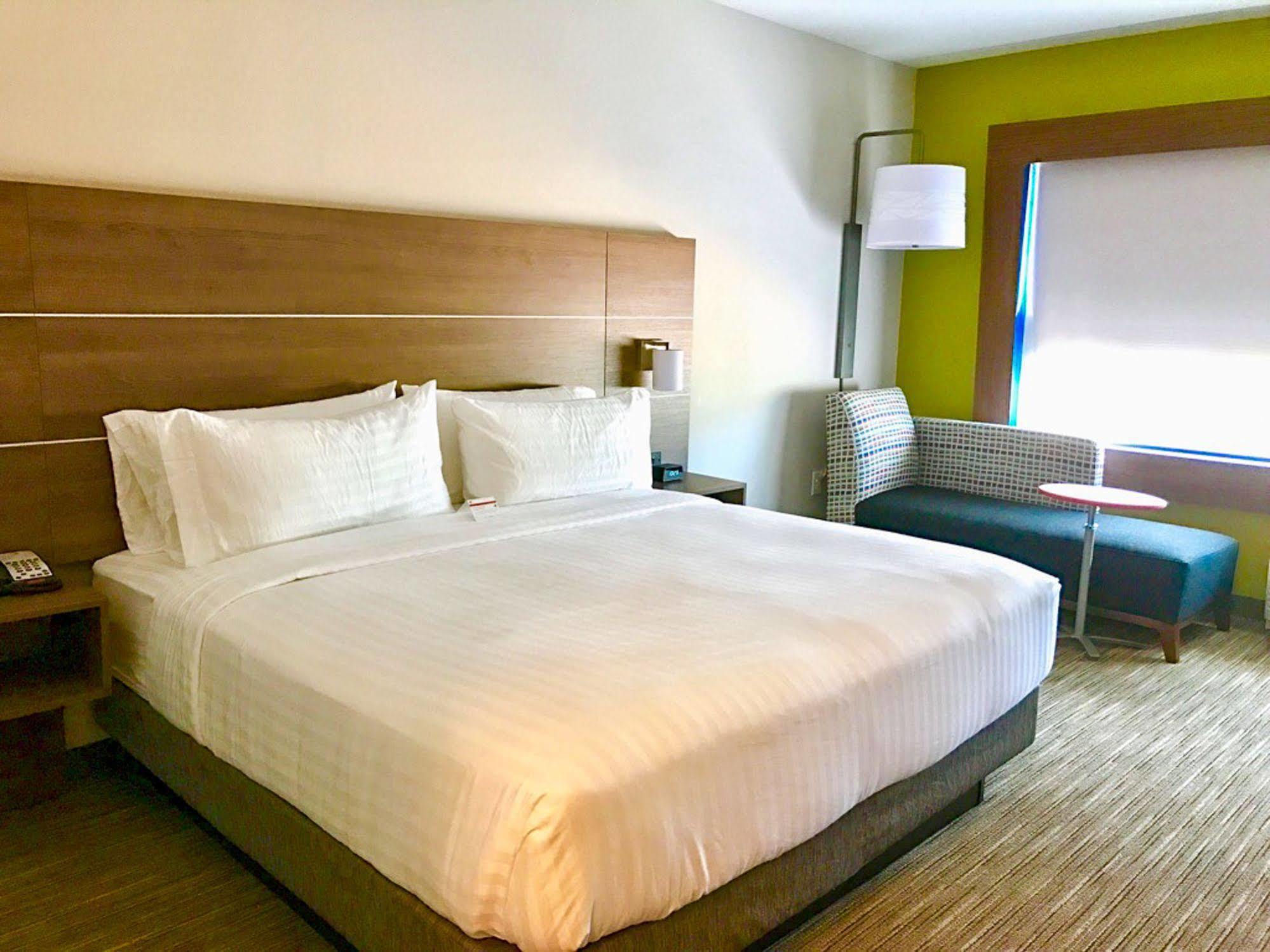 Holiday Inn Express & Suites - Charlotte Ne - University Area By Ihg Extérieur photo