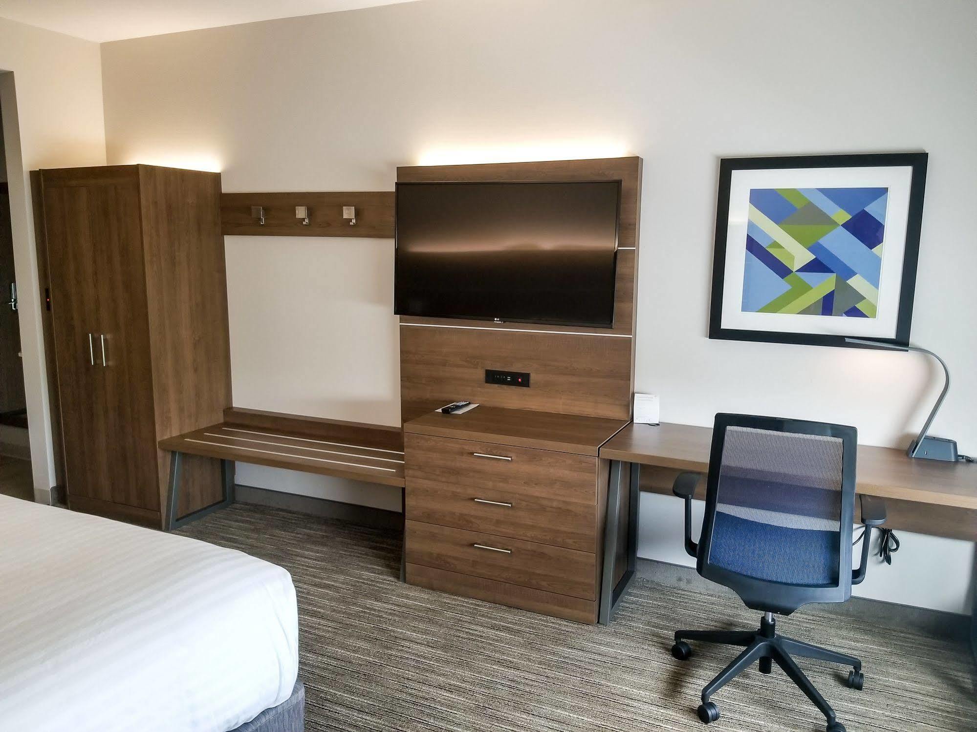 Holiday Inn Express & Suites - Charlotte Ne - University Area By Ihg Extérieur photo