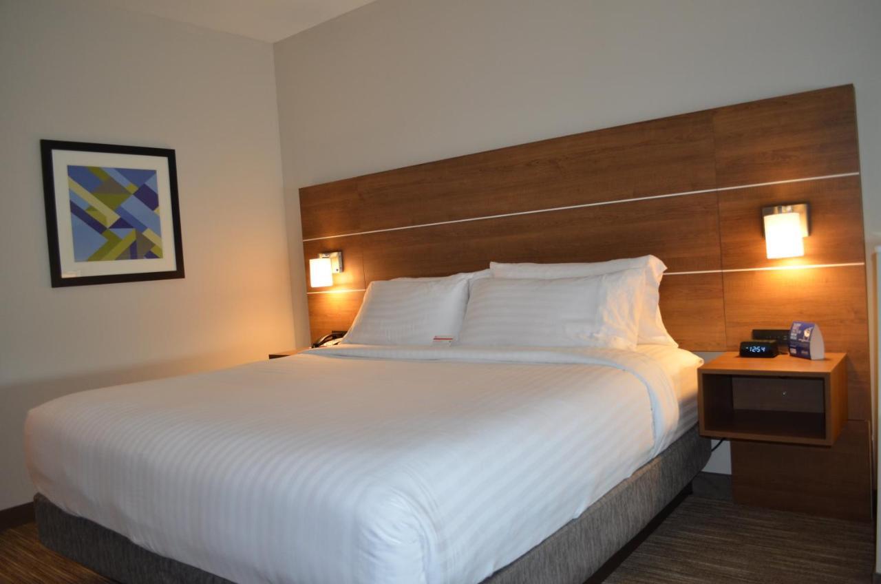 Holiday Inn Express & Suites - Charlotte Ne - University Area By Ihg Extérieur photo