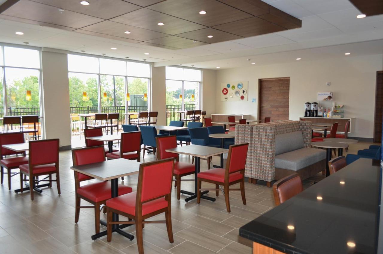 Holiday Inn Express & Suites - Charlotte Ne - University Area By Ihg Extérieur photo